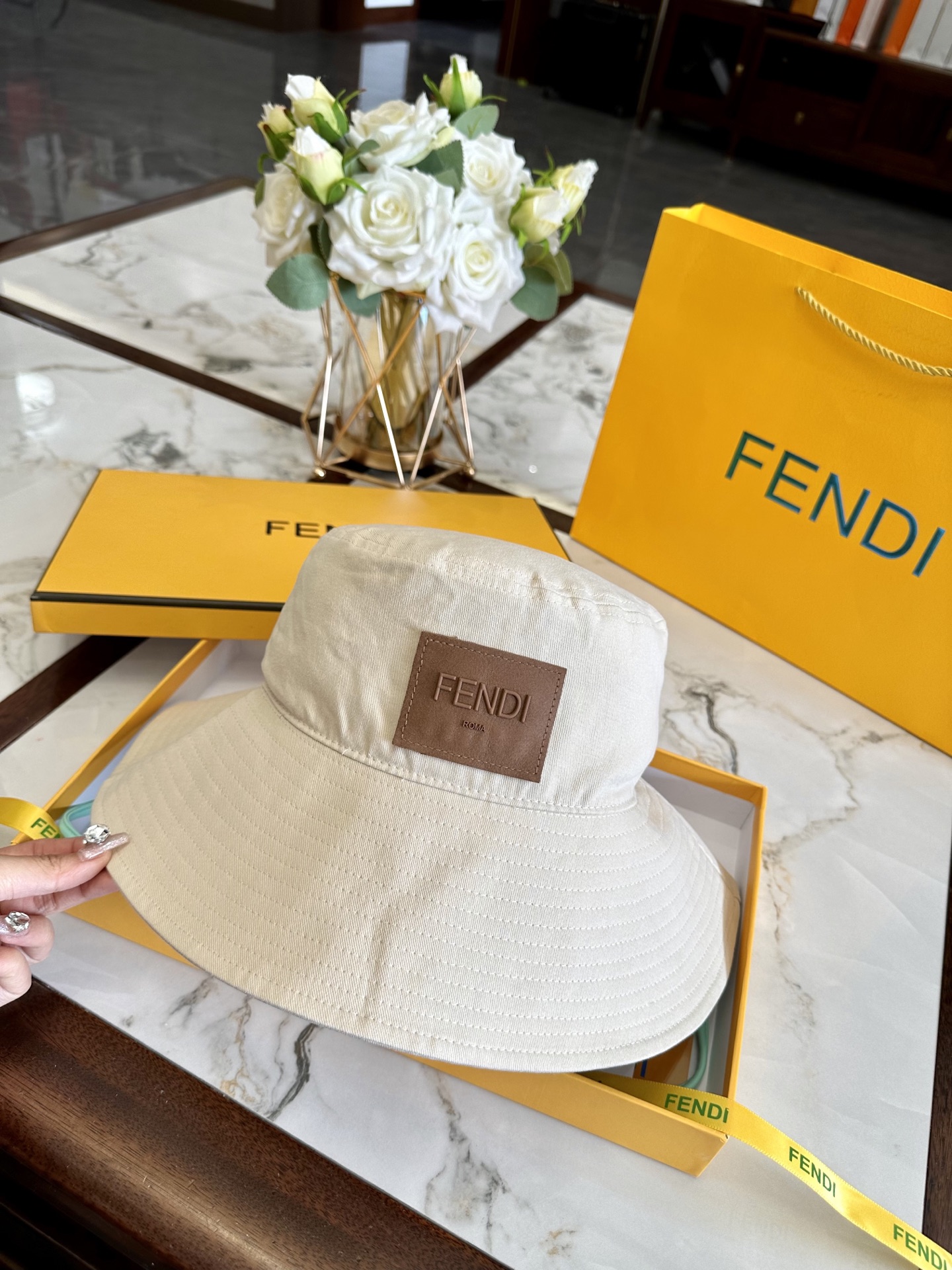 fendi hat model 18